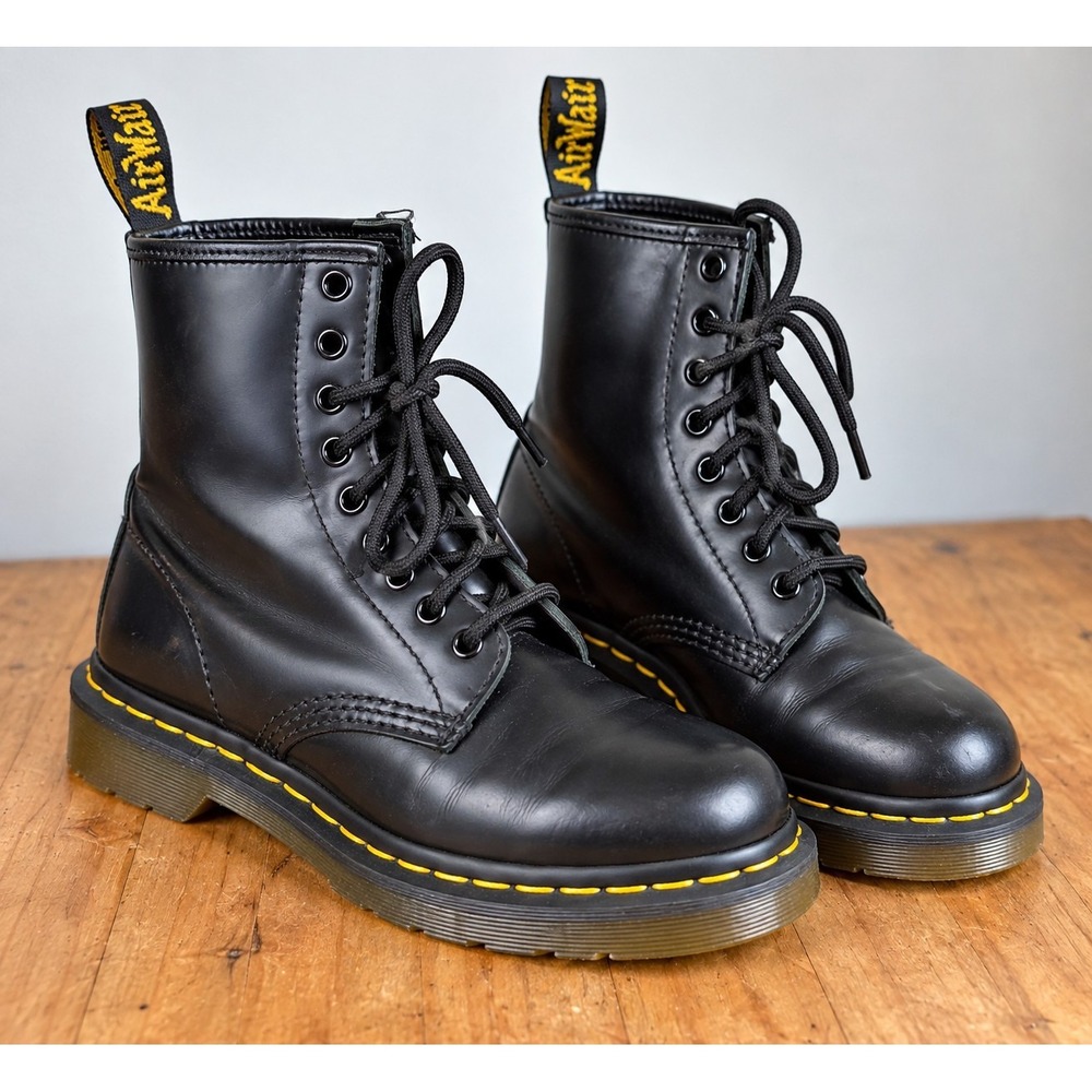 Dr Martens 1460 11822 Black Leather 8 Eye Combat Boots Womens 6 Mens 5